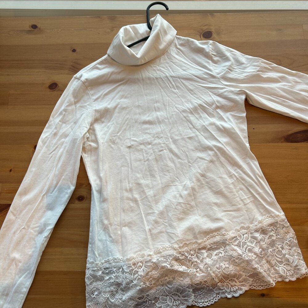 Sundance Elan White Lace Turtleneck PS